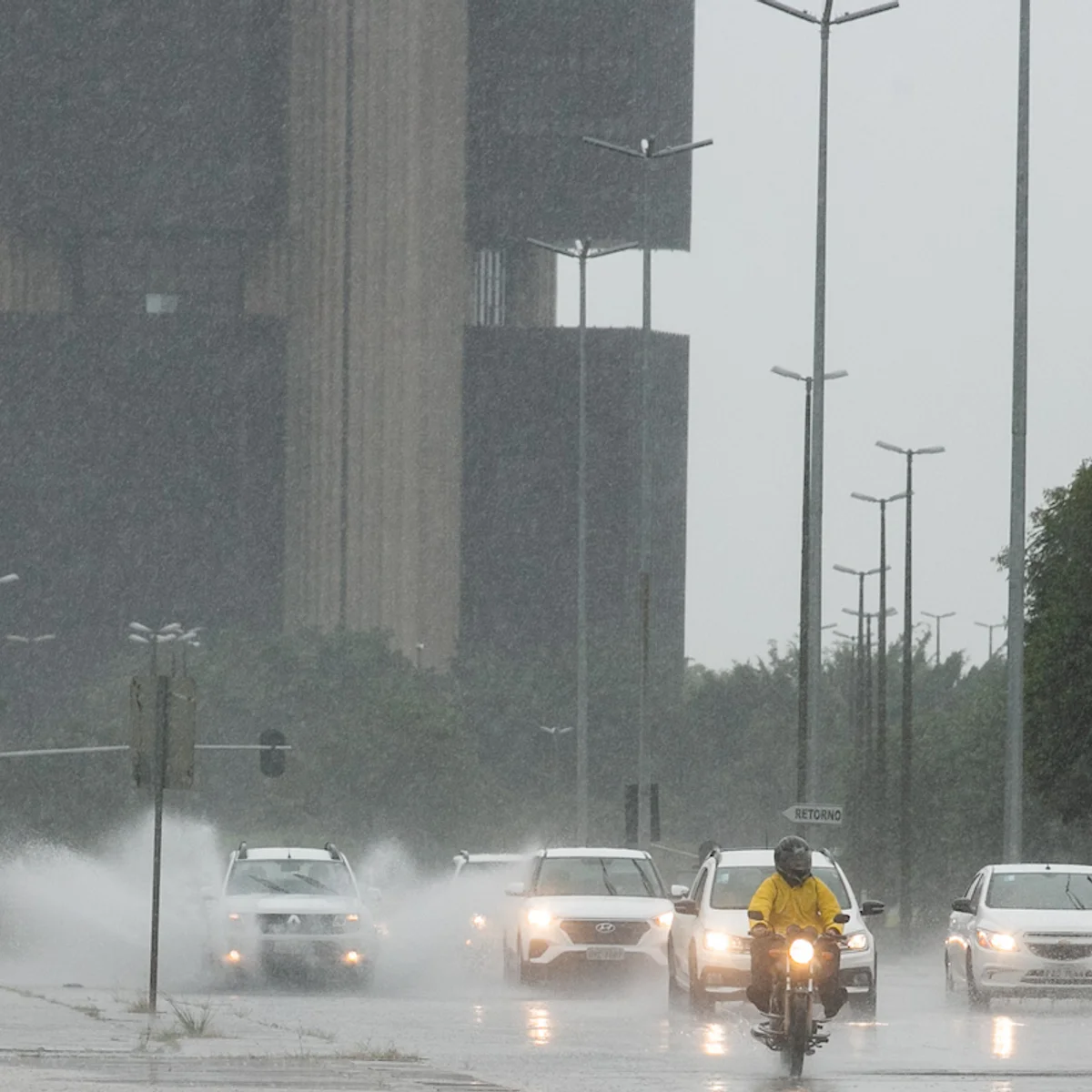 Eleições sob chuva: confira a previsão do tempo no Brasil neste domingo