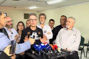 As estratégias de Flávio Bolsonaro e Lula no último dia antes do 1º turno