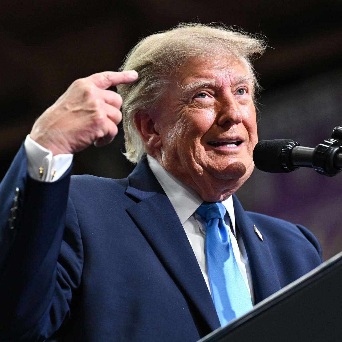 Juiz restabelece acesso à Casa Branca a jornalistas barrados por Trump