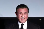 Sylvester Stallone relembra história inusitada com Pelé: "Quebrou meu dedo"