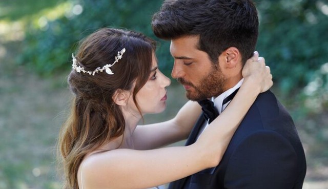 12 séries turcas com romances tão bons que curam até coração partido