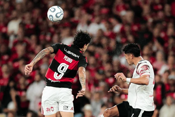 Muslera brilha nos pênaltis e Estudiantes elimina Flamengo na Libertadores - destaque galeria