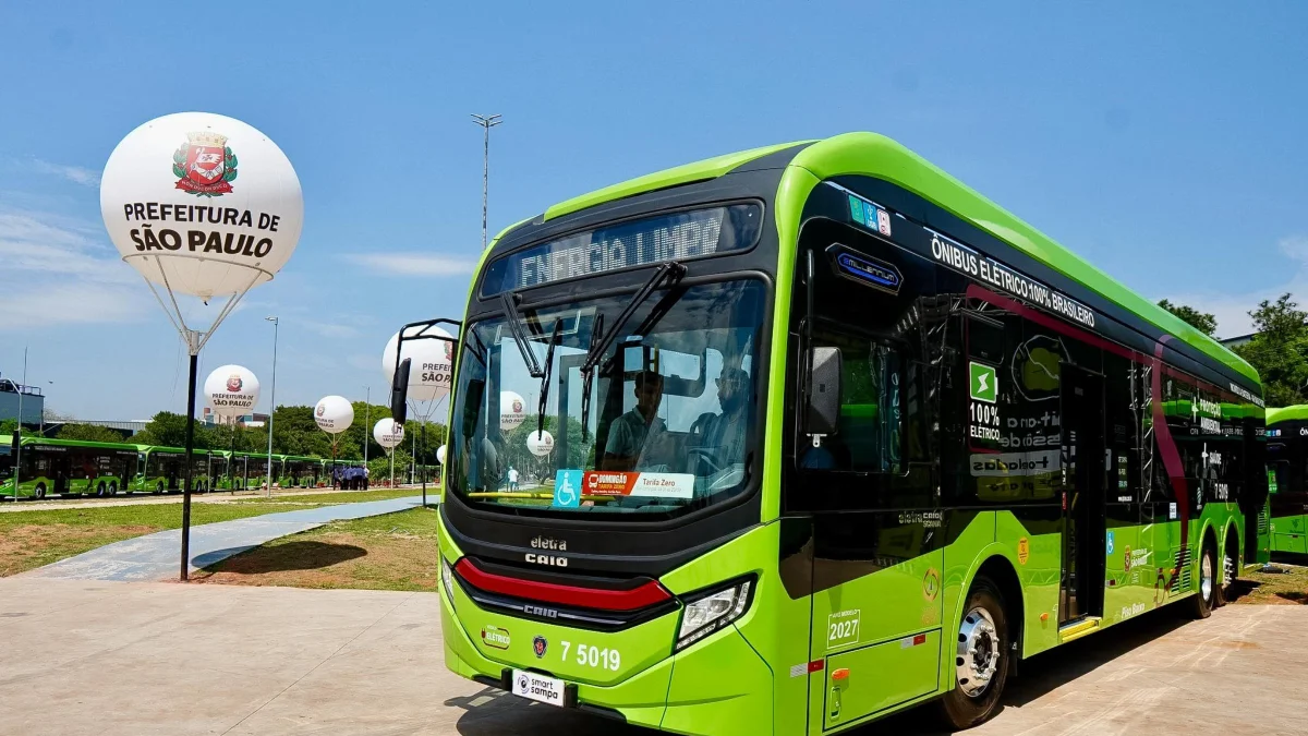 TRE determina 100% da frota, mas eleitores denunciam demora de ônibus em SP