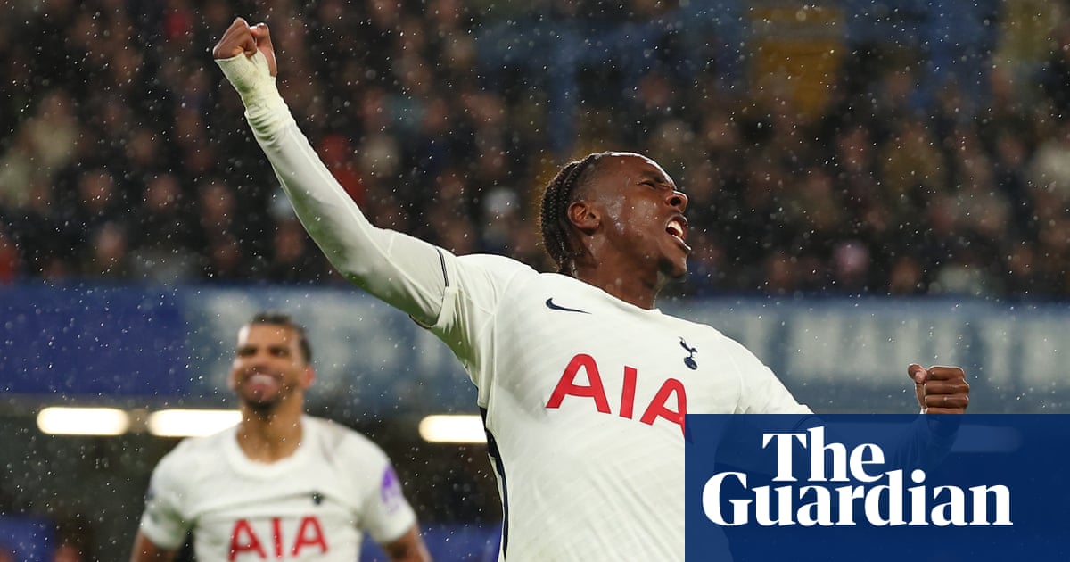 O Tottenham surpreende o Chelsea pela segunda vitória consecutiva na liga enquanto Cole Palmer é expulso