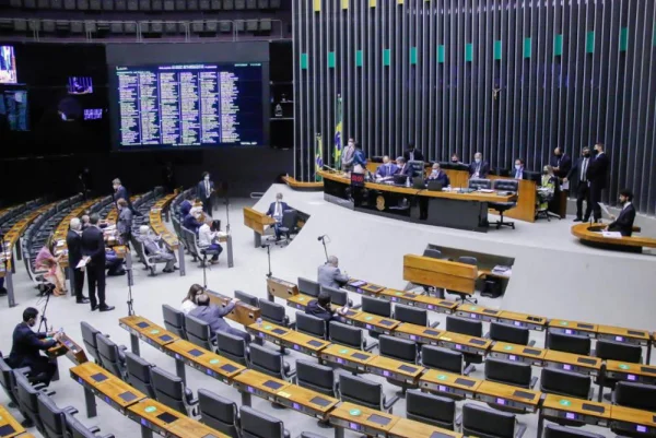 Direita e centro compõem 62,5% da nova bancada do DF na Câmara Federal