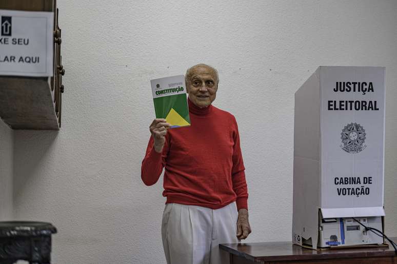 Moraes, Medonça, Nunes Marques, autoridades e políticos vão às urnas neste domingo