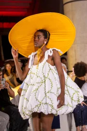 Editor de moda Bruno Uchôa debate futuro e desafios do mercado fashion