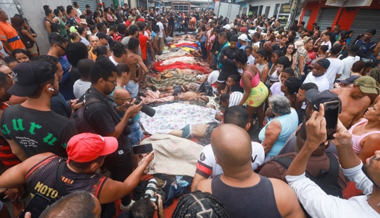 Megaoperação na Penha e Alemão deixou 119 mortos Reprodução/RECORD