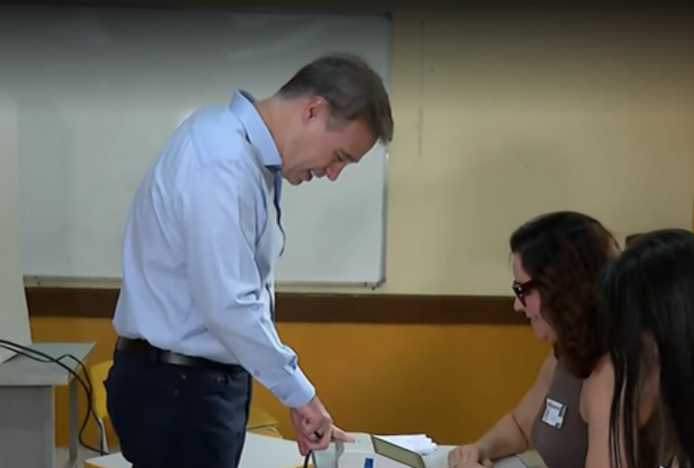 Moraes, Medonça, Nunes Marques, autoridades e políticos vão às urnas neste domingo