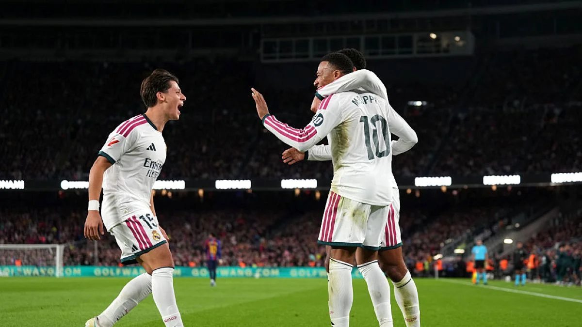 Mbappé marca duas vezes e Real Madrid vence o Barcelona no El Clásico