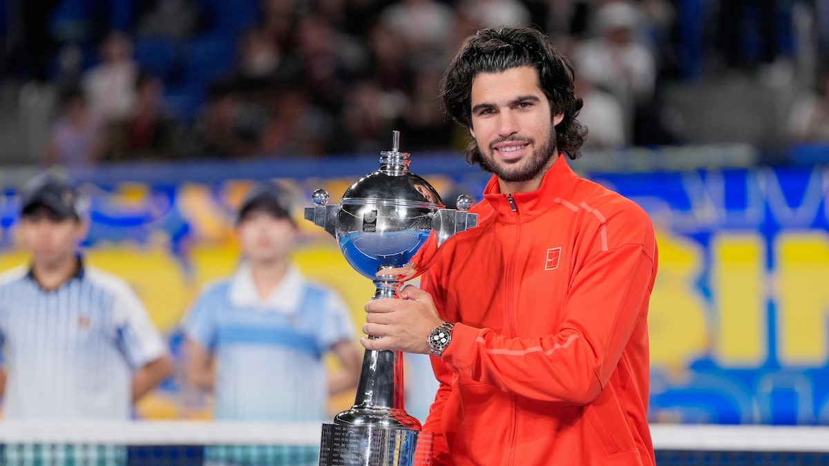 Alcaraz bate Lehecka em final no Japão, fatura bicampeonato do ATP de Tóquio e iguala Sampras