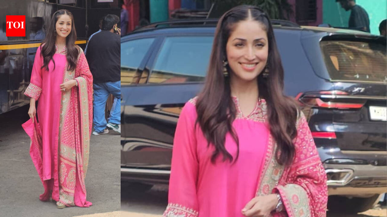 Yami Gautam dá um toque festivo ao rosa em um traje Chanderi bordado, mantendo o maquiagem simples.