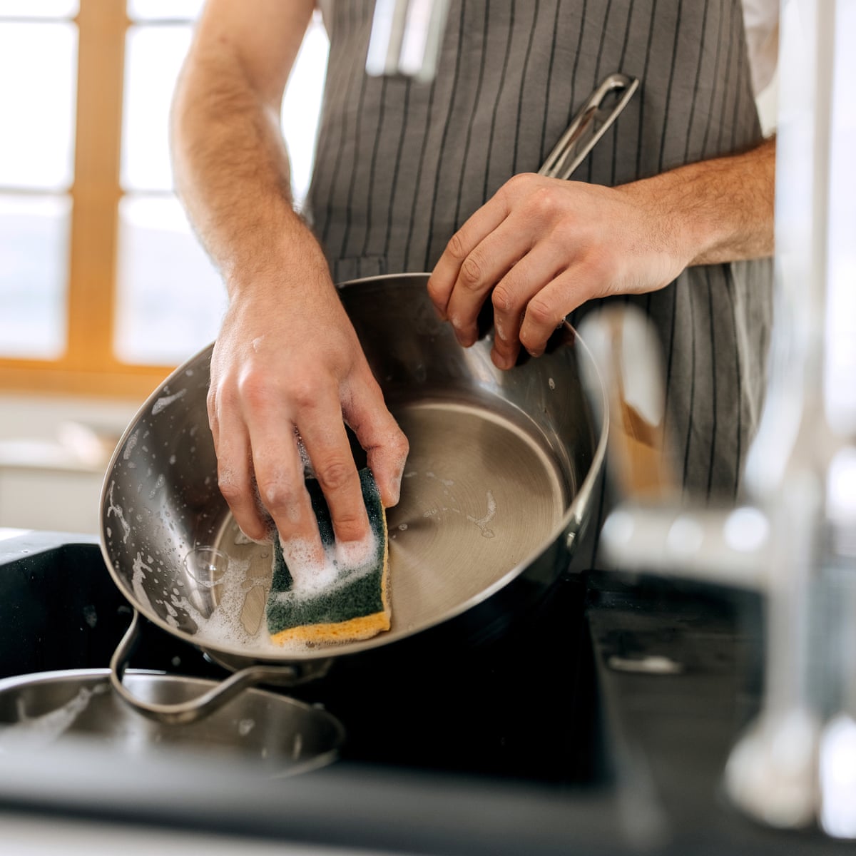 'A panela antiaderente é segura?' O que você quer saber sobre segurança alimentar e na cozinha?