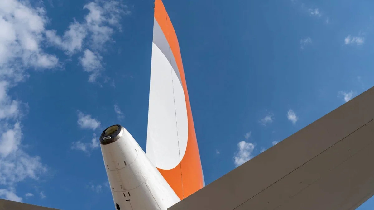 Outra companhia aérea nacional, a GOL, cancela todos os voos para os EUA devido à baixa demanda