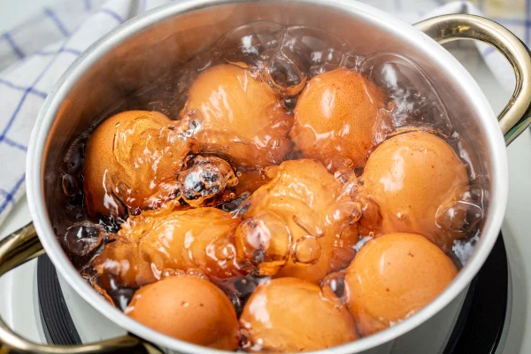 3 truques simples para cozinhar e descascar ovos sem dificuldade