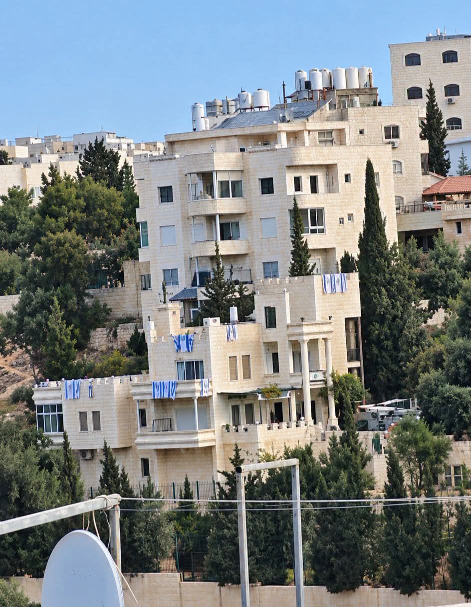 Forças israelenses deslocam 1.500 palestinos em Hebron após ataque letal