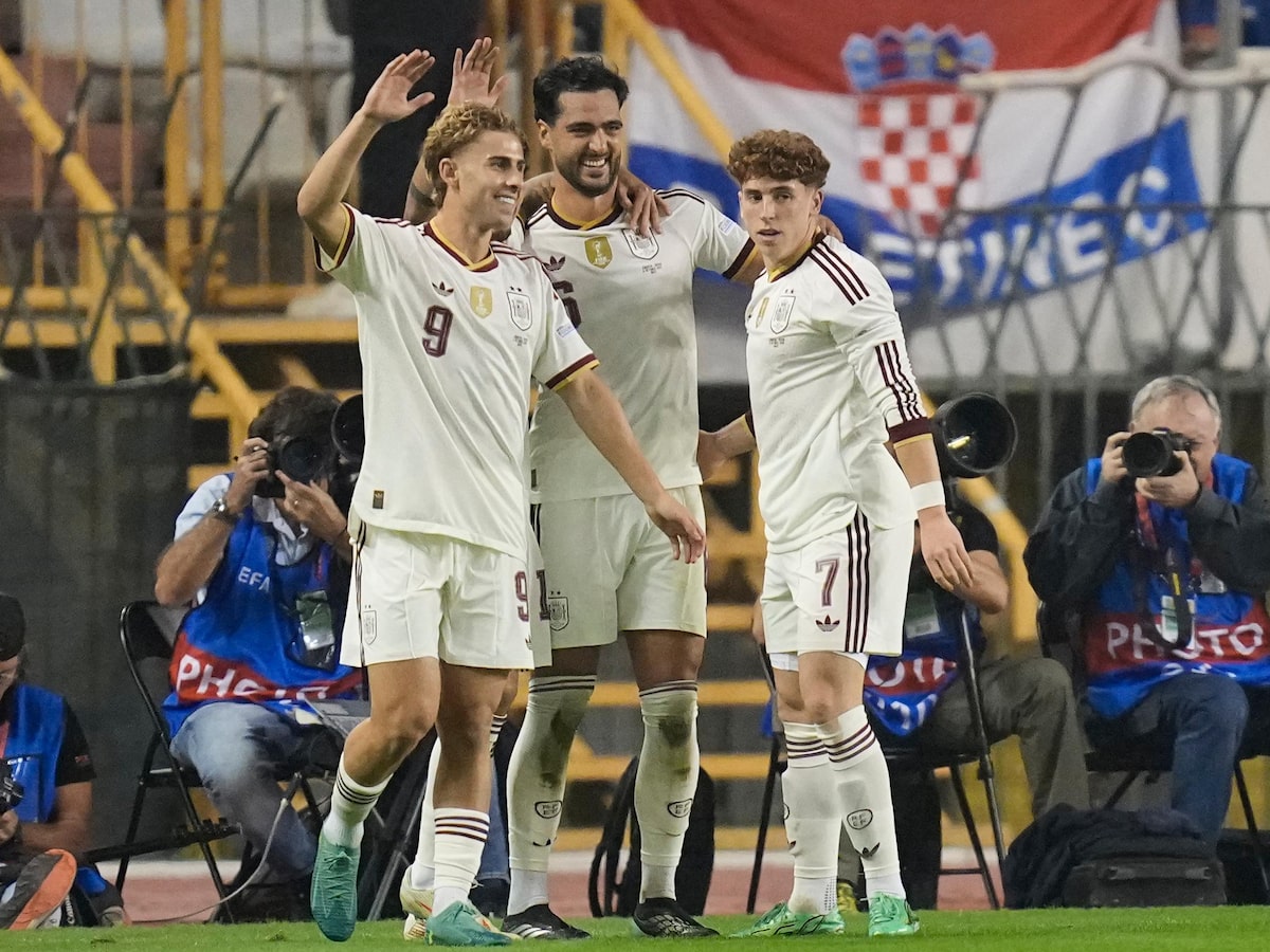 Espanha vira na Croácia com gols do talismã Merino, amplia série invicta e avança na Liga das Nações