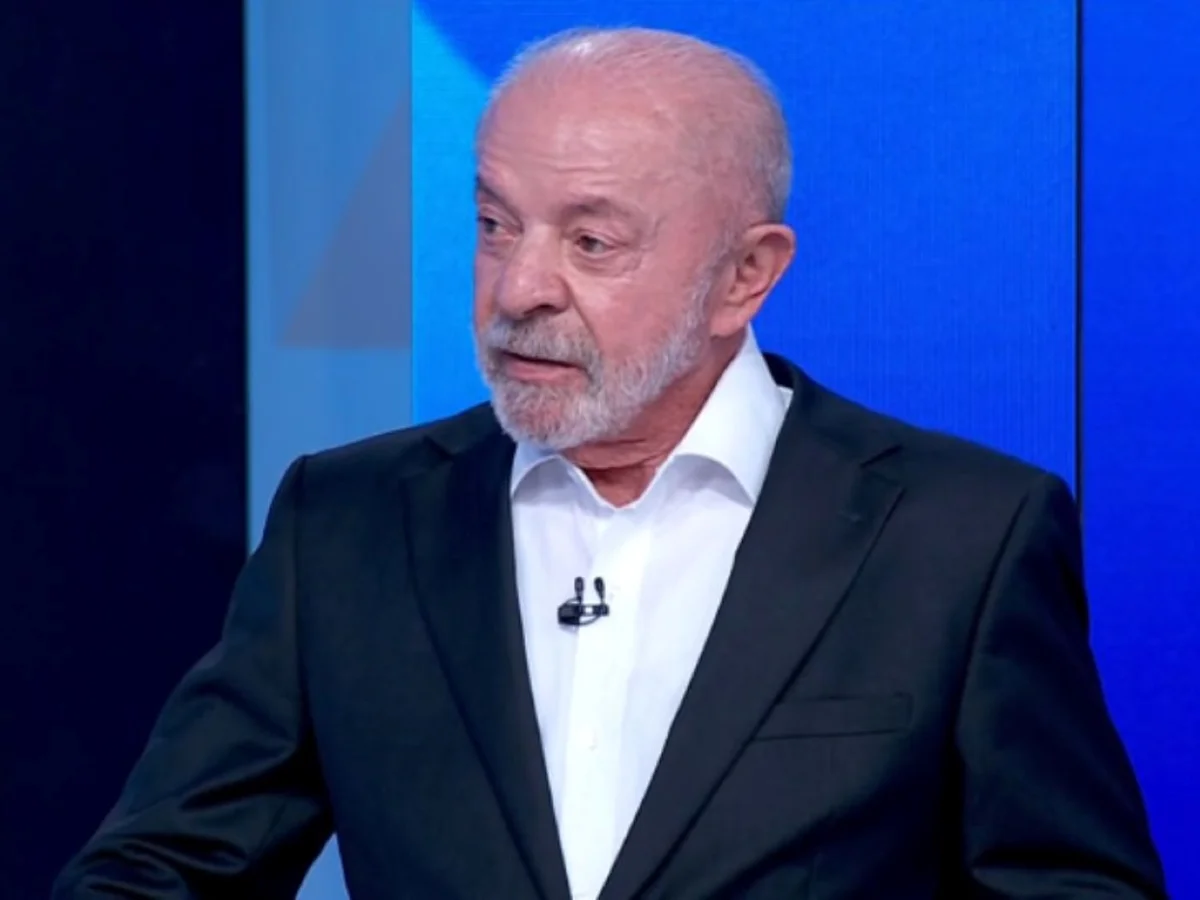 "Parece que Flávio foi doutrinado e educado para mentir", acusa Lula