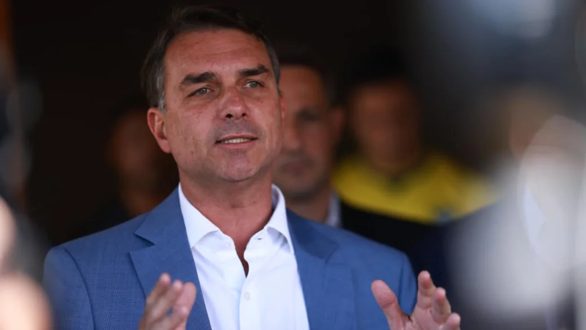 Flávio diz que vai a debates no 2° turno: "São importantes"