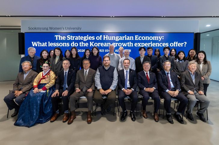 Participants to the Hungary's Economic Strategy: Lessons from Korea's Development Experience seminar pose at Sookmyung Women's University in Seoul, Thursday. Courtesy of Sookmyung Women's University