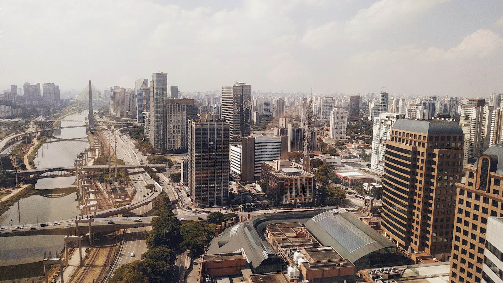 Turismo de São Paulo bate recorde em 2026 com 25,4 milhões de visitantes em seis meses Foto de Renan na Unsplash