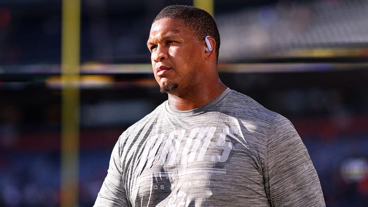O tackle dos Rams, Alaric Jackson, ganha recurso e faltará apenas um jogo por ter socado o Bradley Chubb dos Bills