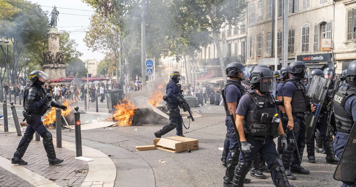 França vive maior dia de manifestação estudantil e eclodem confrontos com a polícia