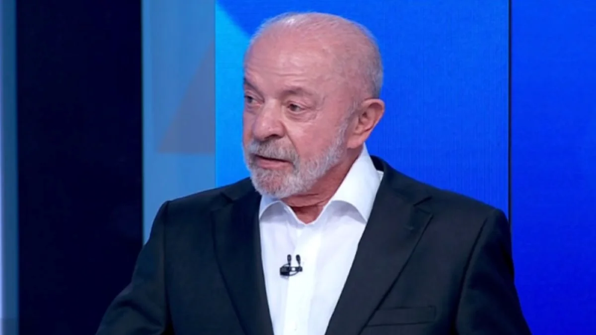 "Parece que Flávio foi doutrinado e educado para mentir", acusa Lula