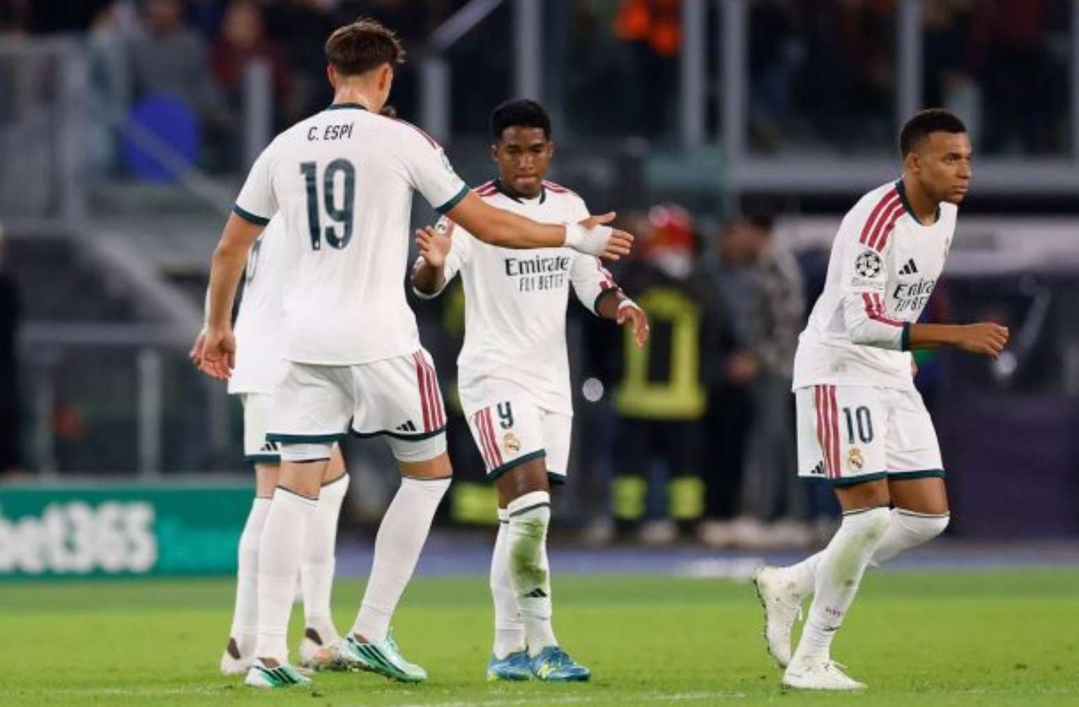 Endrick participou de dois gols do Real Madrid na vit&oacute;ria sobre a Roma &ndash;