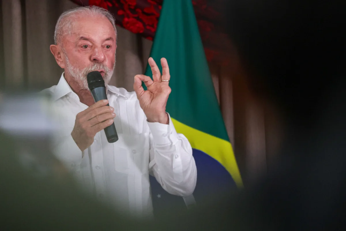 Lula almoça com petistas do Nordeste e se prepara para sabatina do JN