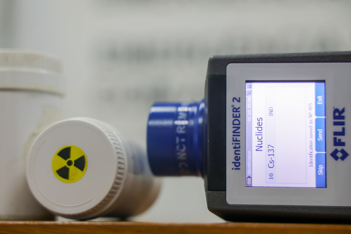 Embalagem de material radioativo com Actínio-225 é localizada em SP e passa por análise técnica