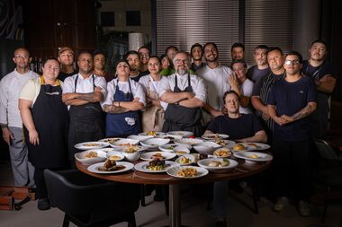 Restaurantes adotam taxa de reserva para clientes; vote se você é a favor ou contra a medida