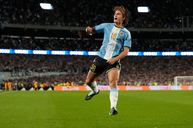 Argentina dá adeus a Messi com apoteose de gratidão a maior ídolo desde Maradona e vitória simbólica