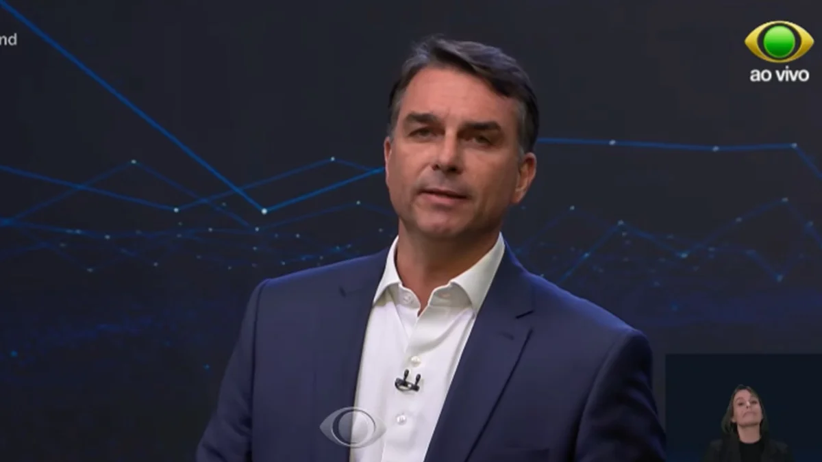 Flávio libera sigilos ao TSE e desafia Lula a abrir cartão corporativo