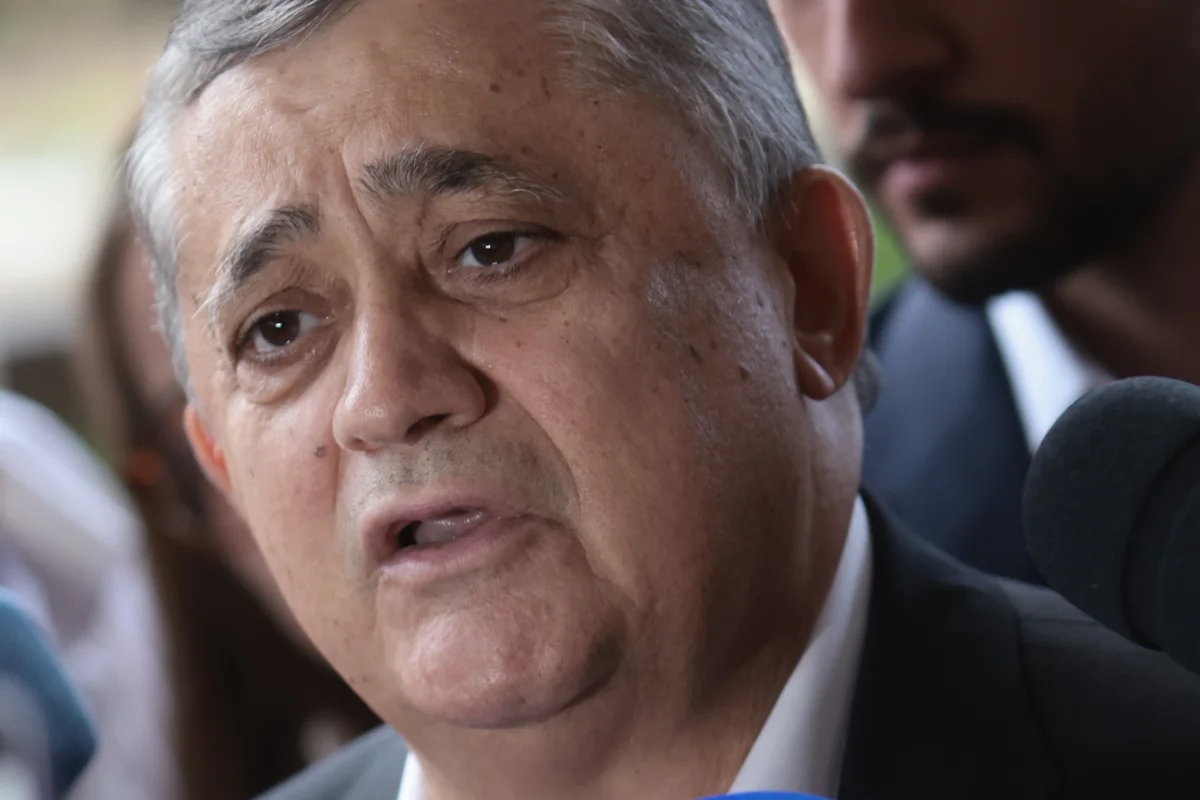 Guimarães diz que “paga para ver” bolsonaristas votarem contra fim da 6×1
