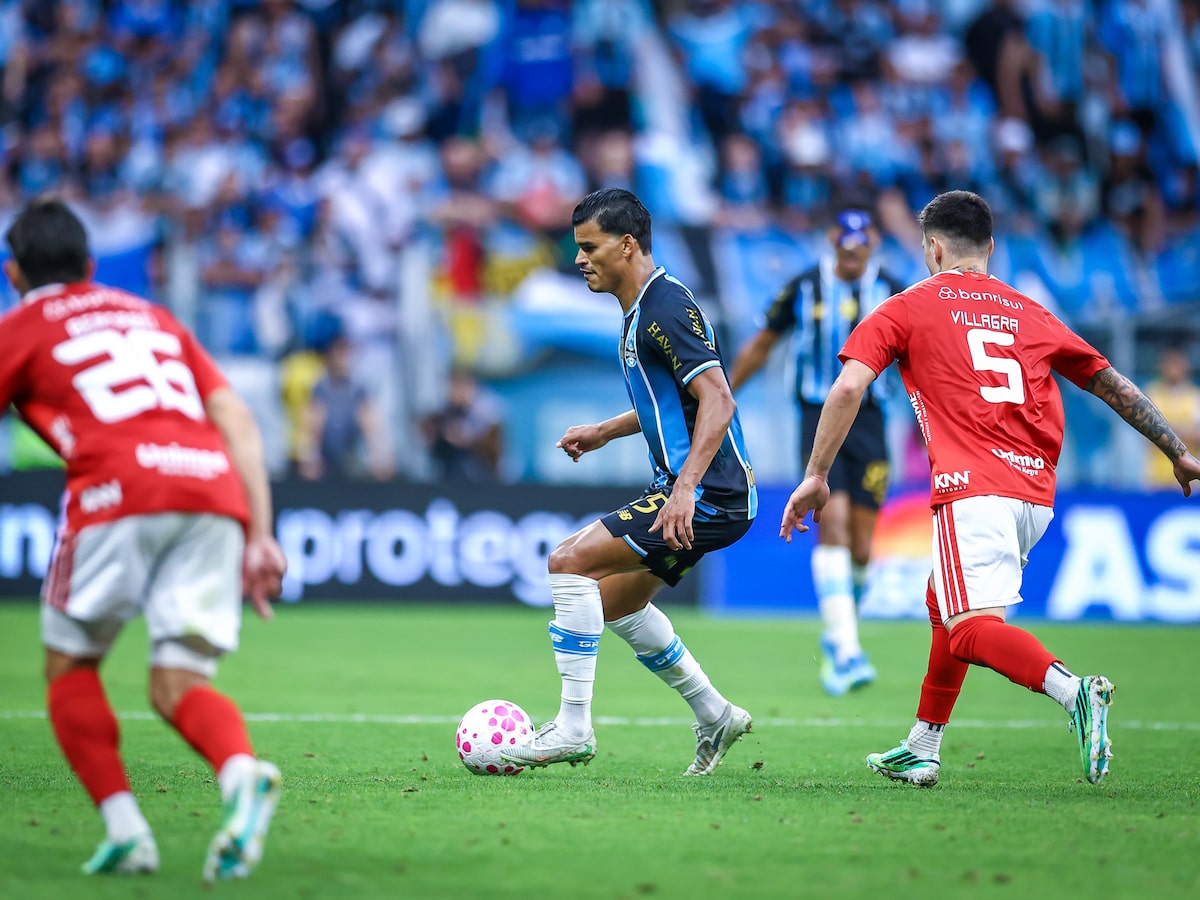 Corinthians ‘entra na crise’ de Grêmio e Inter e pode evitar inédita queda conjunta da dupla gaúcha