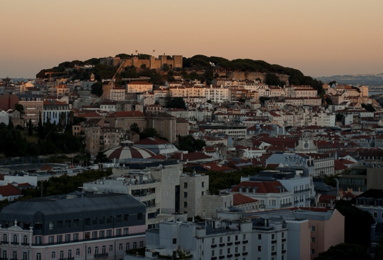 Portugal aprova reforma que acelera despejos e acaba com limite de aluguel em novos contratos