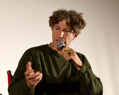 Imagem da matéria: Jonathan Glazer diz que a retaliação de Israel contra o NAZA é 'mais venal' do que se antecipava