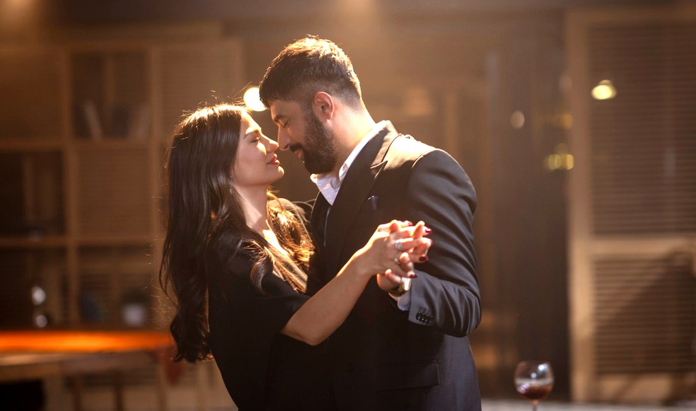 12 séries turcas com romances tão bons que curam até coração partido