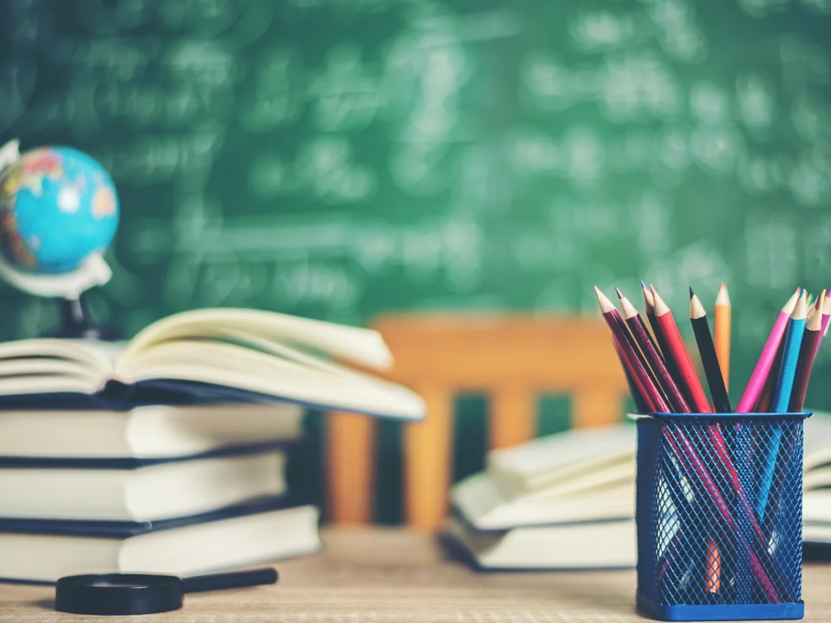 Mais um ano de escola pode reduzir risco de Alzheimer e demência no futuro